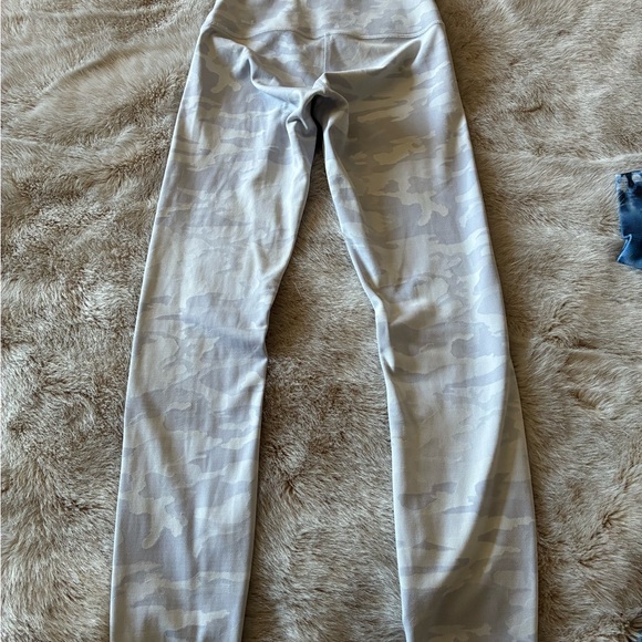 Lululemon Wunder Under High-Rise in Alpine White Starlight Camo 28” - Picture 4 of 4